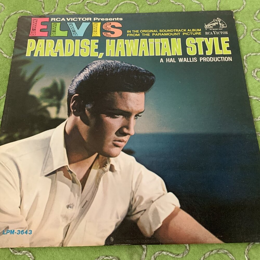 Vintage "Paradise Hawaiian Style - Elvis Presley - 1966
